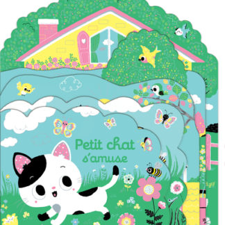 Petit chat s'amuse