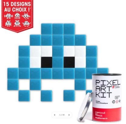 Pixel art kit little alien bleu