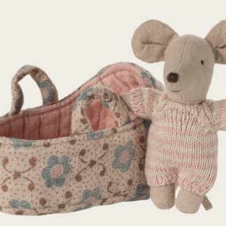 Bébé souris couffin rose
